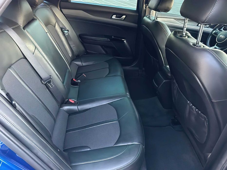 Kia K5      2021