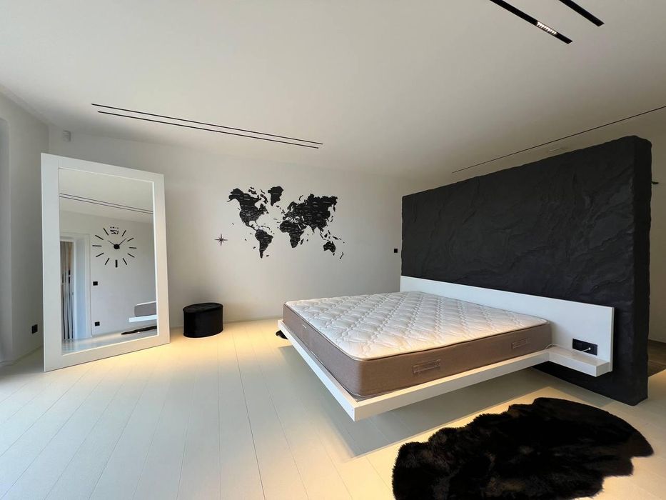 Продаж елітного будинку з басейном.