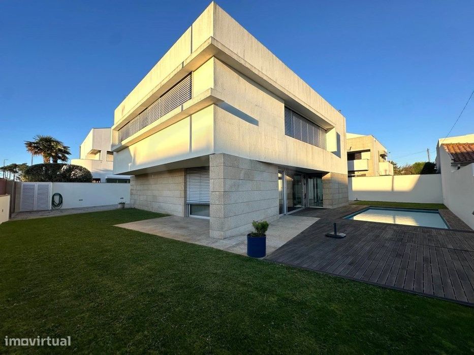 Moradia T4 com Piscina em Esposende