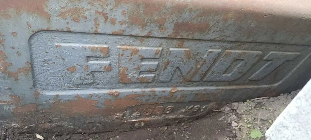 Продам передній балансір Фендт 2500кг бу