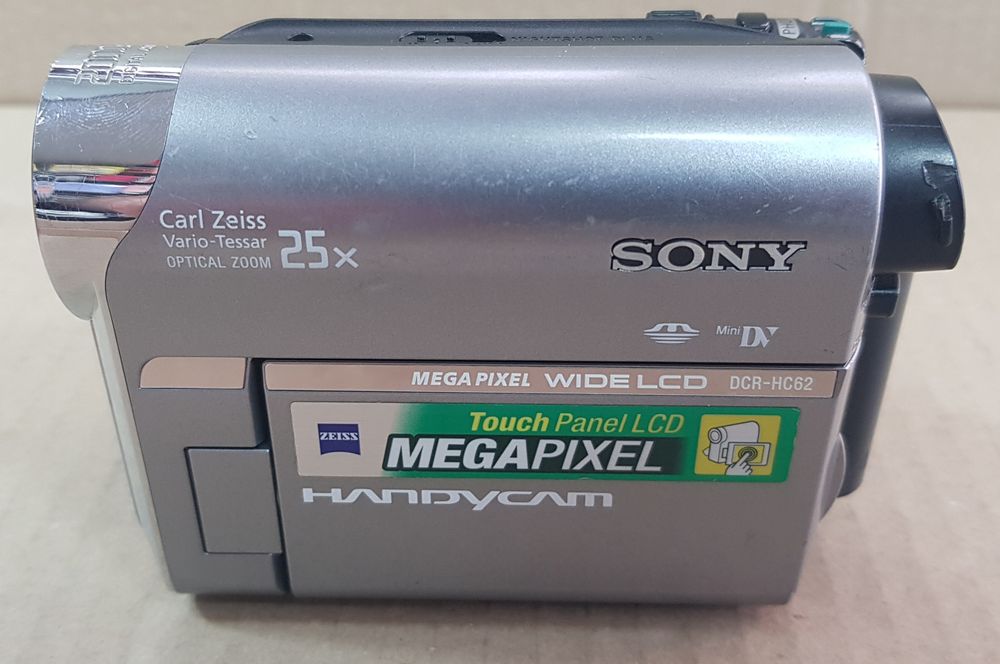 Видеокамера Sony DCR-HC62E