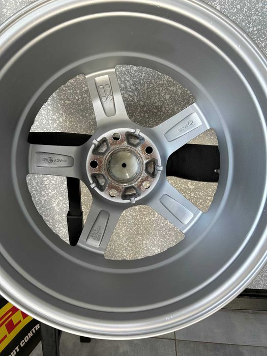 Диски BMW 5/120 R18 8,5J ET:45 Dia:74.1