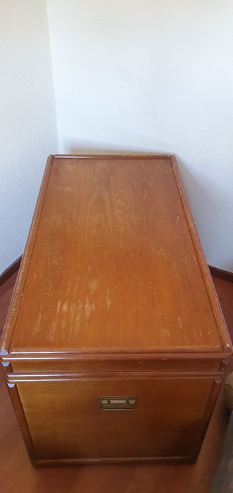 Baù de madeira maçica