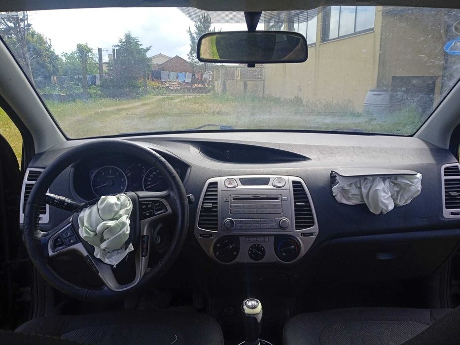 Hyundai i20 CRDI Comfort Acidentado para Venda