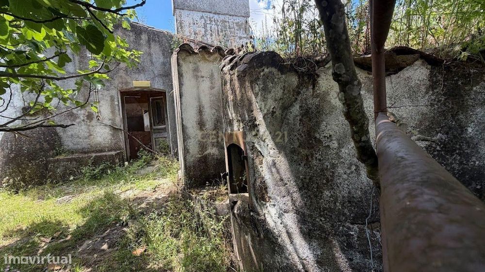 2 Moradias para recuperação - Flor da Rosa - Crato - Alentejo
