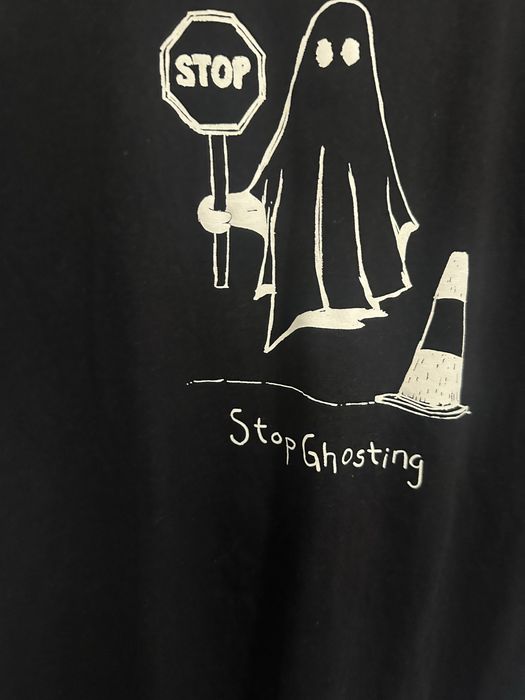 T-shirt preta com