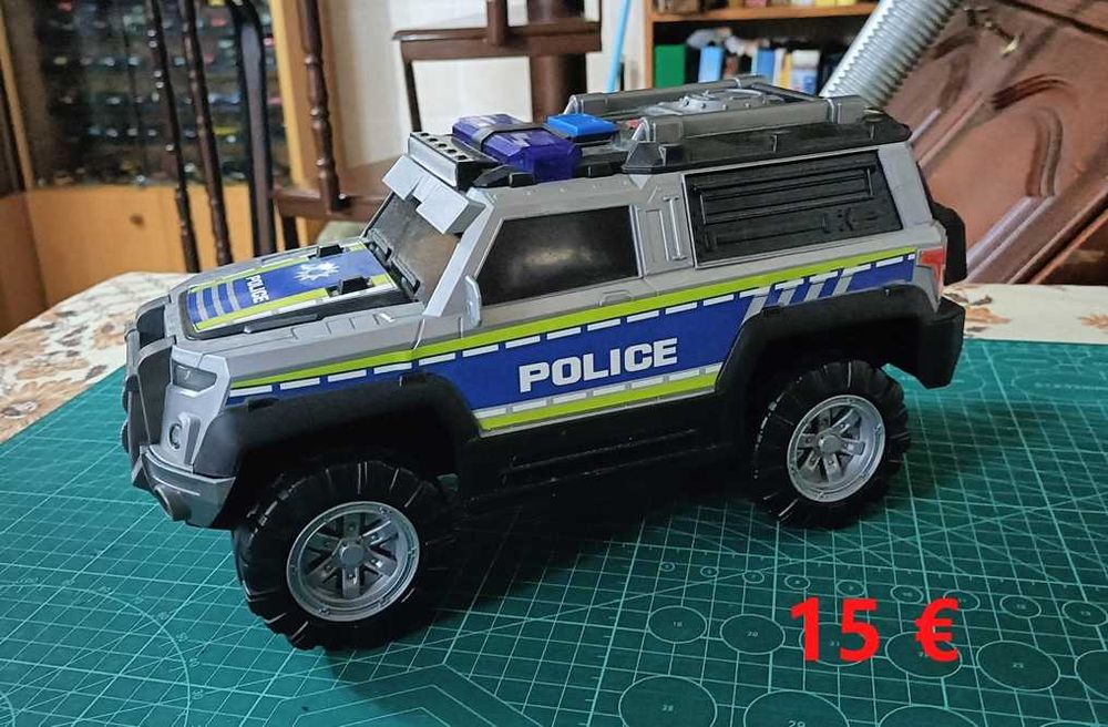 Jeep police como novo