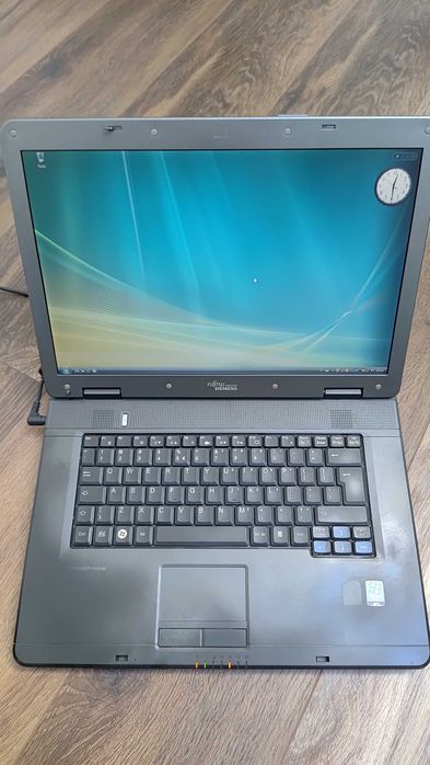 Laptop Fujitsu Siemens V5505 – sprawny, działa, zasilacz | tani