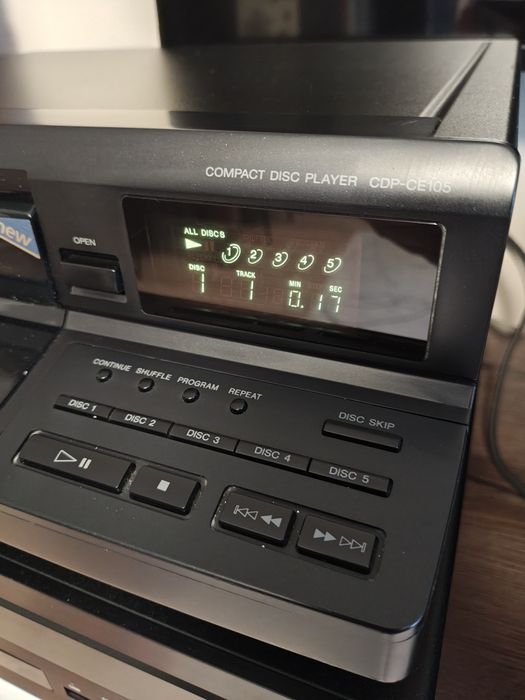 Odtwarzacz CD zmieniarka na 5 płyt SONY CDP-CE105 super stan z Pilotem