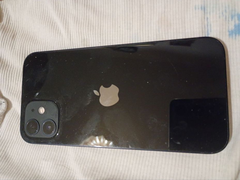 Продам  iPhone 12  64 ГБ