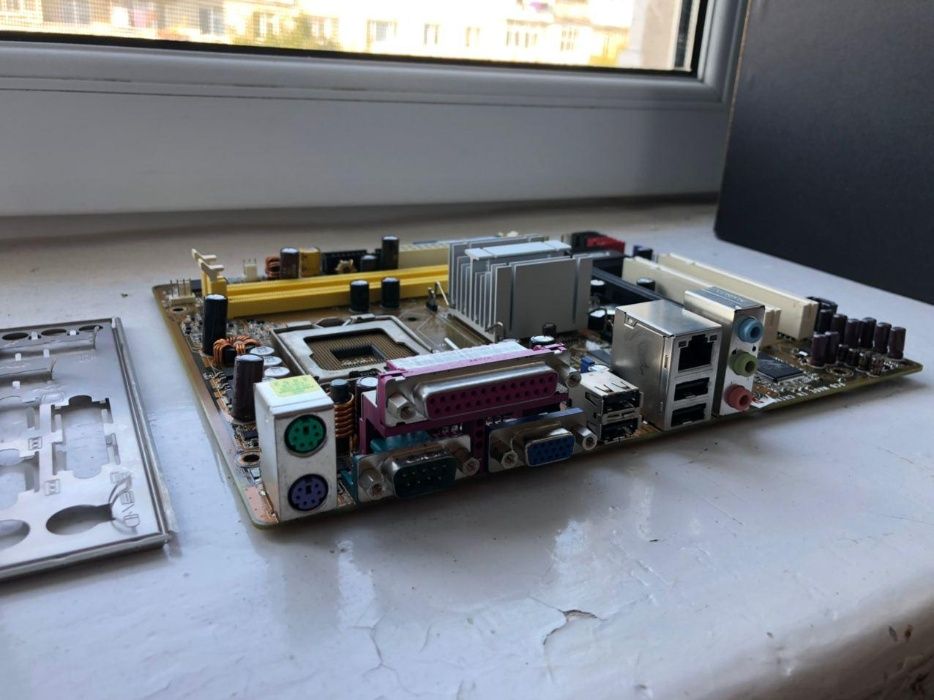 Материнская плата ASUS P5GZ-MX