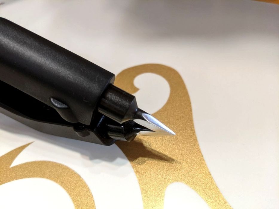 Заточенные щипцы для микронаращивания волос Loof L-601