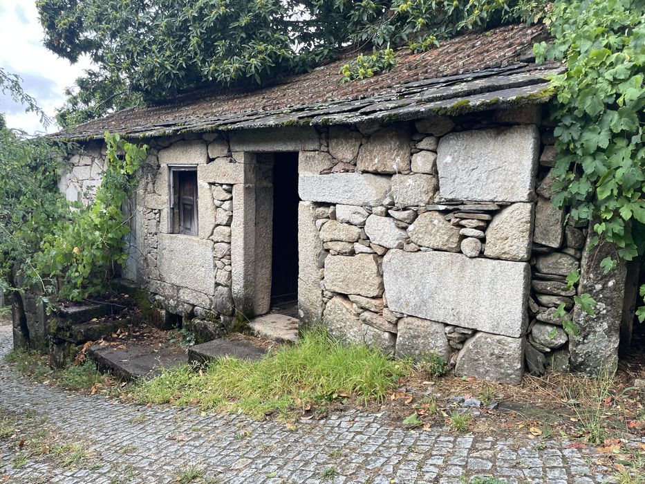 Ruinas para restauro em Arouca