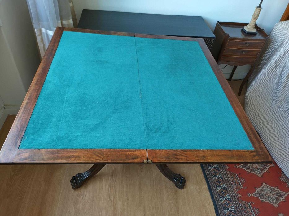 Board Game Table in Good Condition64297618419970121