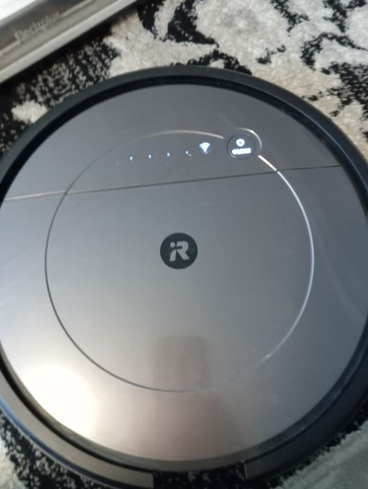 Робот-пилосос iRobot Roomba i3 Wi-Fi