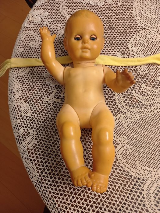 Boneco infantil em borracha dos anos 50/60