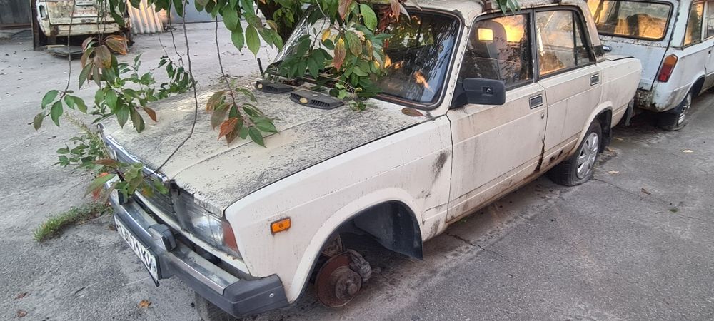 Автомобіль Ваз 2105