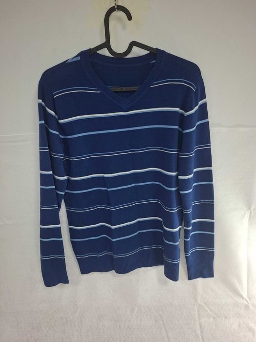 Polo Com Decote Em V