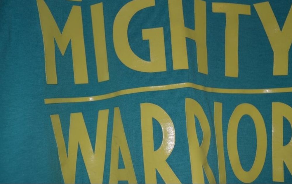 Футболка на длинный рукав 5-6 лет.
Идеальный вариант для сада)
Очень х