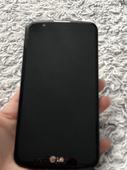 Телефон LG K10.