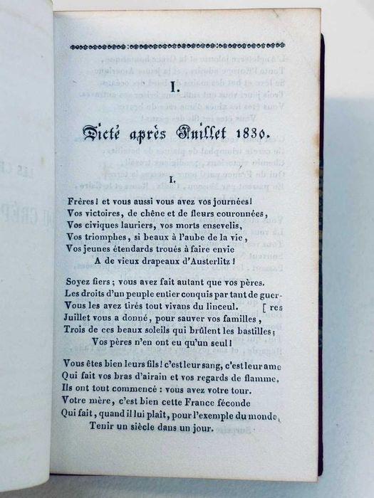 4 volumes de obras famosas de Victor Hugo, em perfeito estado. 1832-40