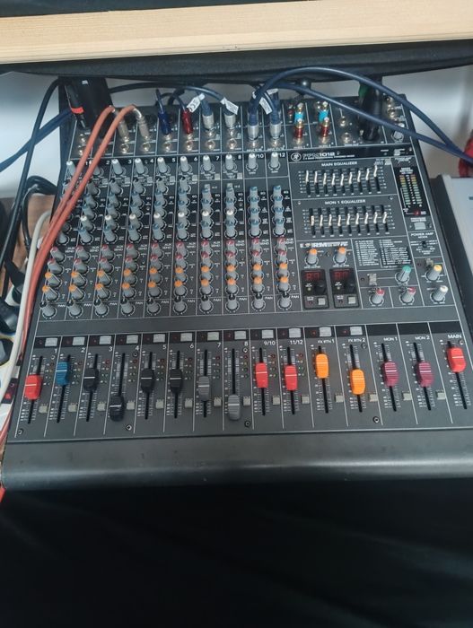 Mackie PPm 1012 plus dwie kolumny c 300 orginał