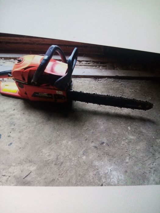 Неробоча китайська бензопила