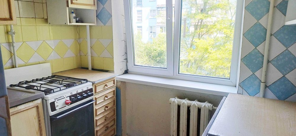 продам 2 кімнатну квартиру бул. Центральний