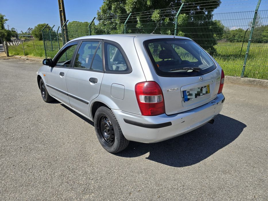 Mazda 323  gasolina