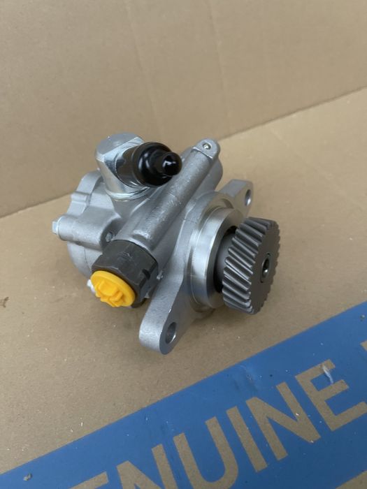 насос ГУР Toyota Land Cruiser 100