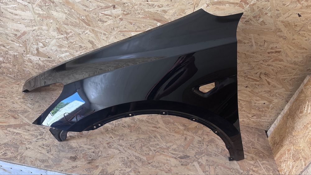 Оригінальне переднє ліве крило tesla model Y