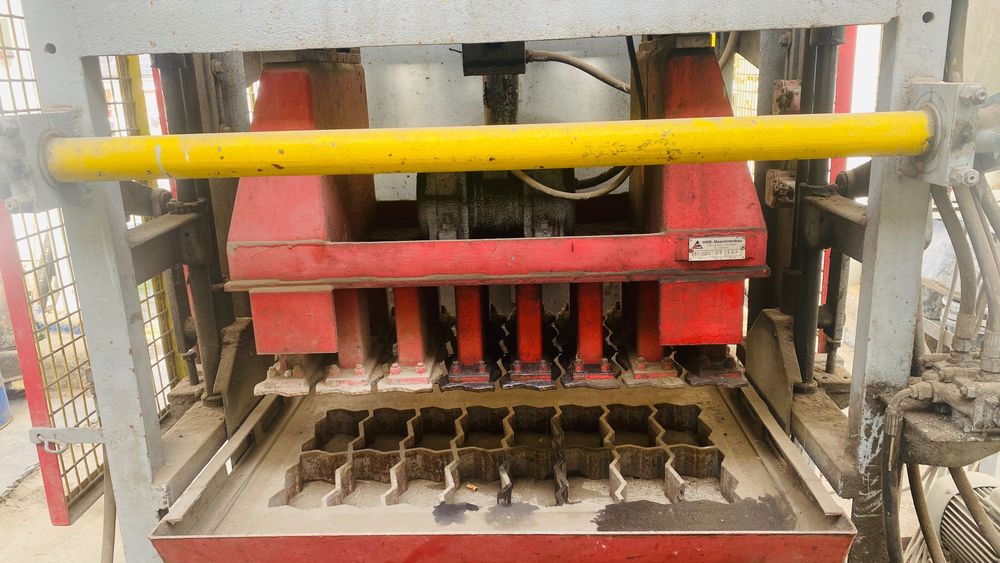 Wibroprasa do kostki brukowej HMB (niemiecka)