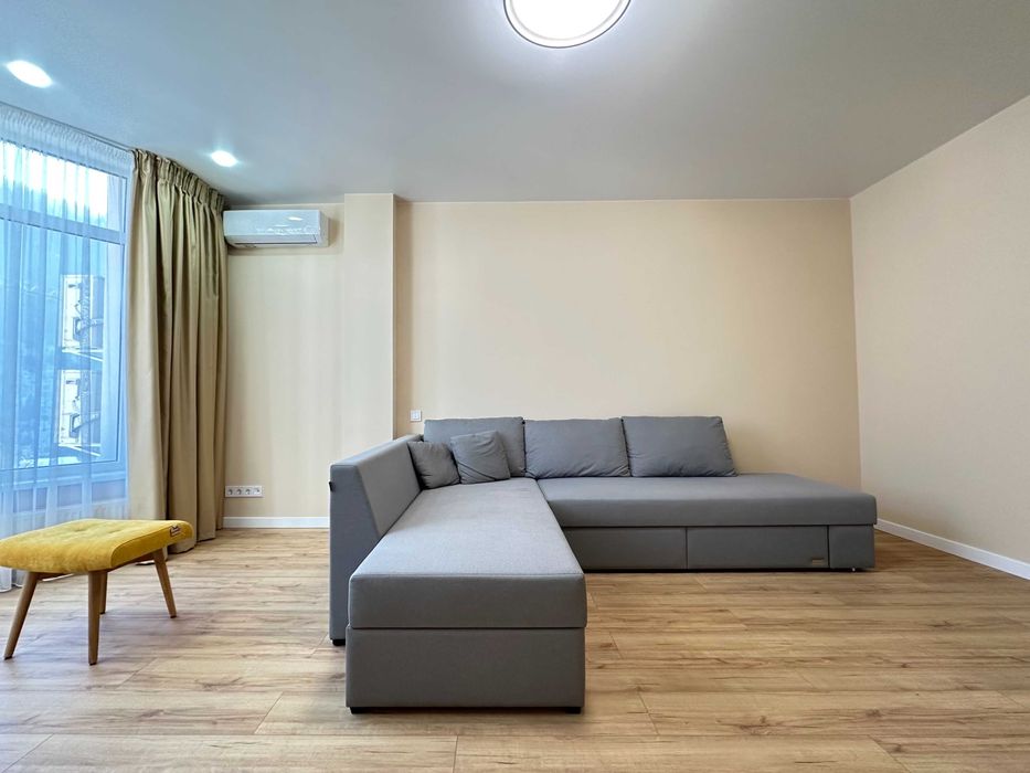 Продається двокімнатна квартира в центрі Яремче готова до проживання.