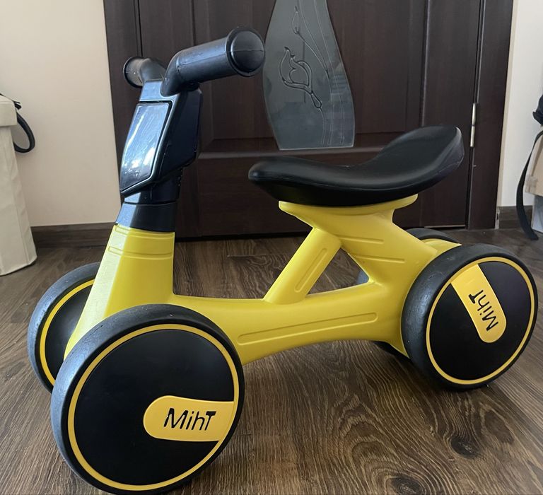 Велобіг дитячий Ваmbini