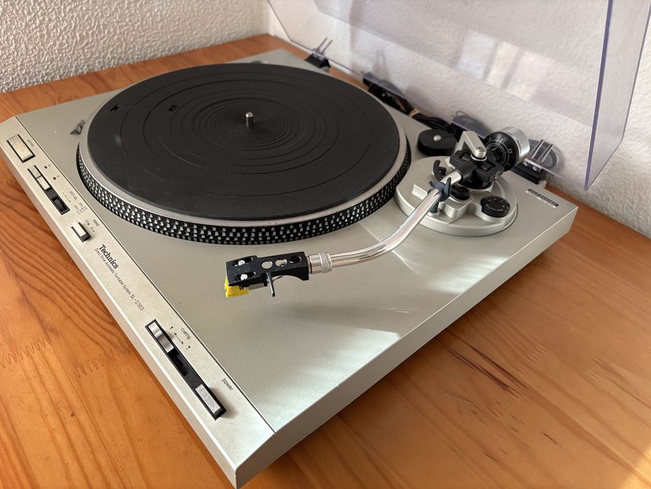 Gira discos Technics SL-D303