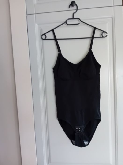 Modelujące wyszczuplające wysokiej jakości body modeluje posladki