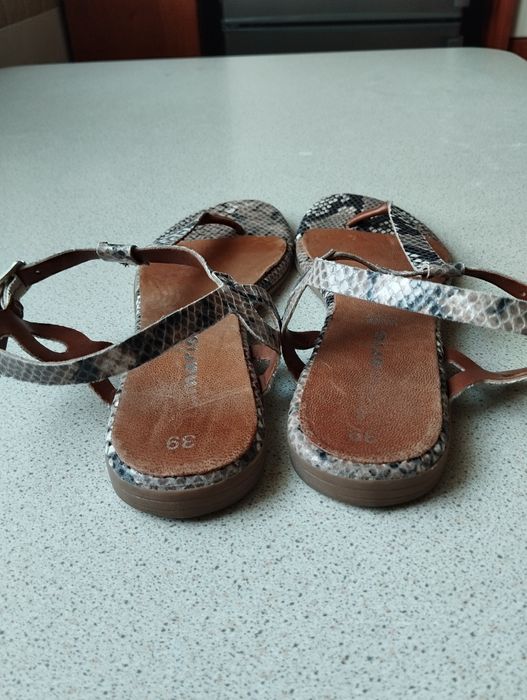 Sandały damskie ze skóry marki Tamaris rozmiar 39.