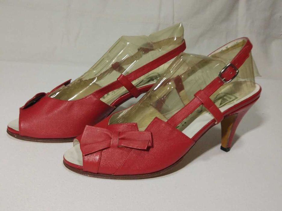 Босоніжки жіночі шкіряні