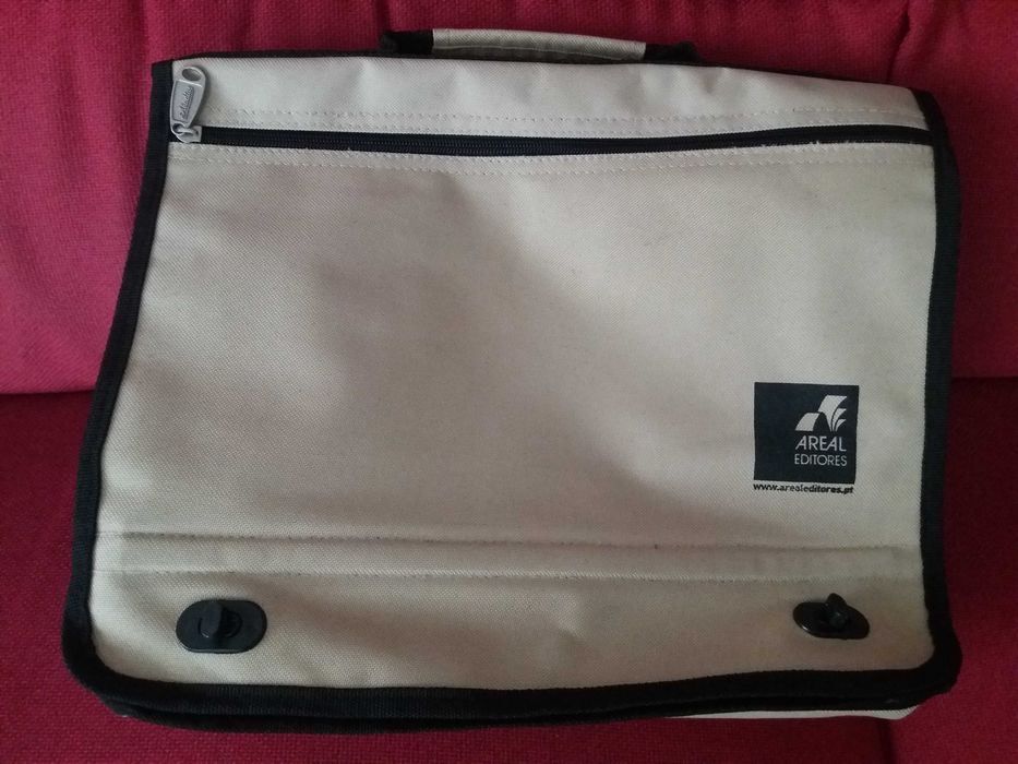 Document Folders / Briefcases64177163274498121