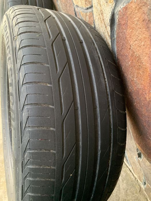 Шини r17 225/55 комплект шин літо BRIDGESTONE