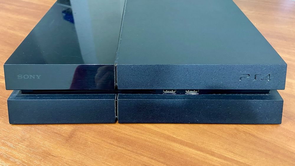 PlayStation 4 500 GB — повний комплект