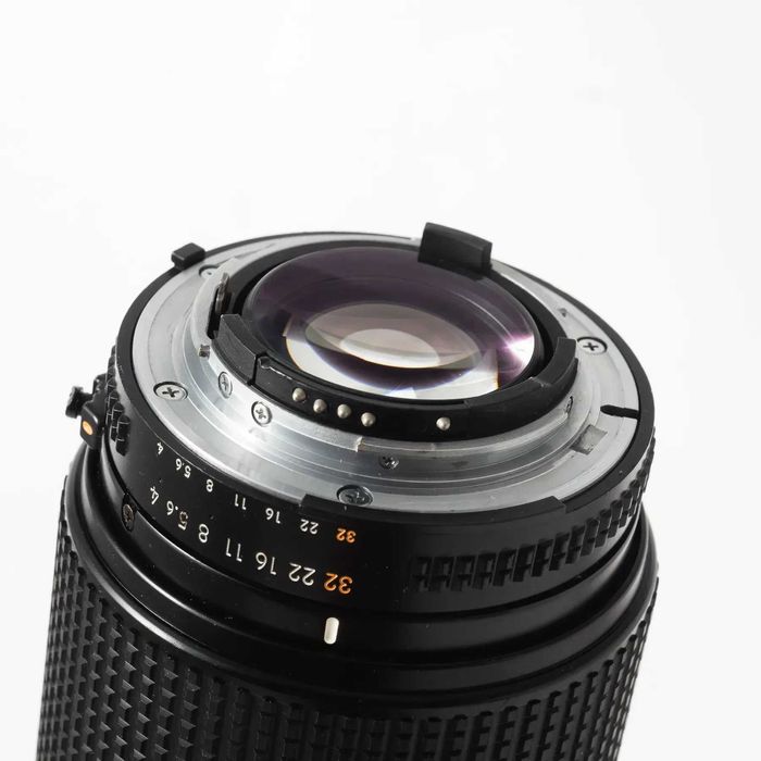 Об'єктив Nikon AF Nikkor 70-210mm f/4