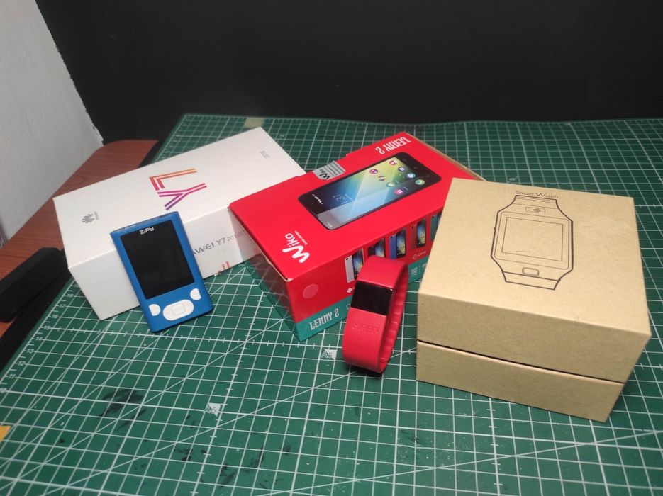Bundle 2 Telefones 2 Smarwatches 1 MP4