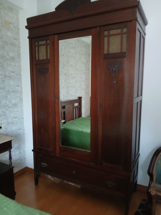 Mobilia de quarto antiga