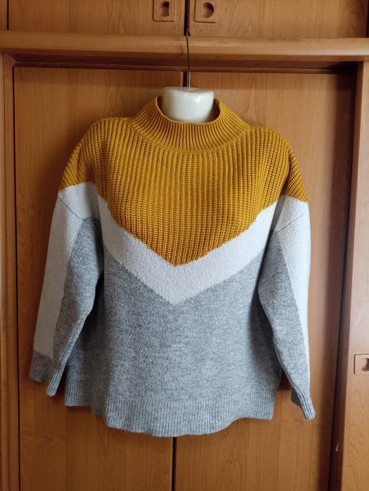 Женские свитера 52-54р