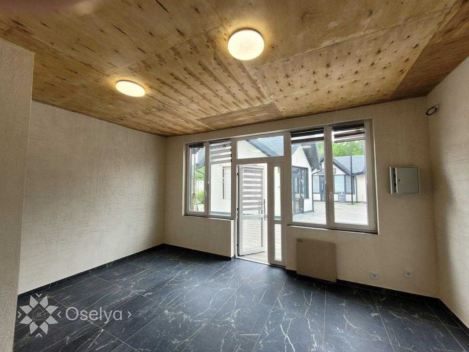 Продаж комерційного приміщення 21.7 м² у центрі Бучі 33000$
