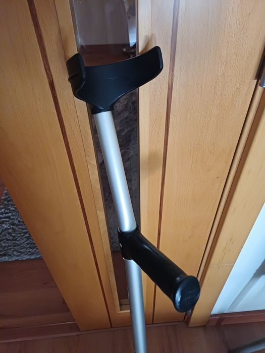 Canadiana/muleta equipamento médico cinzenta