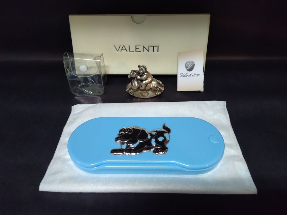 Talheres infantis com oferta boneco decorativo