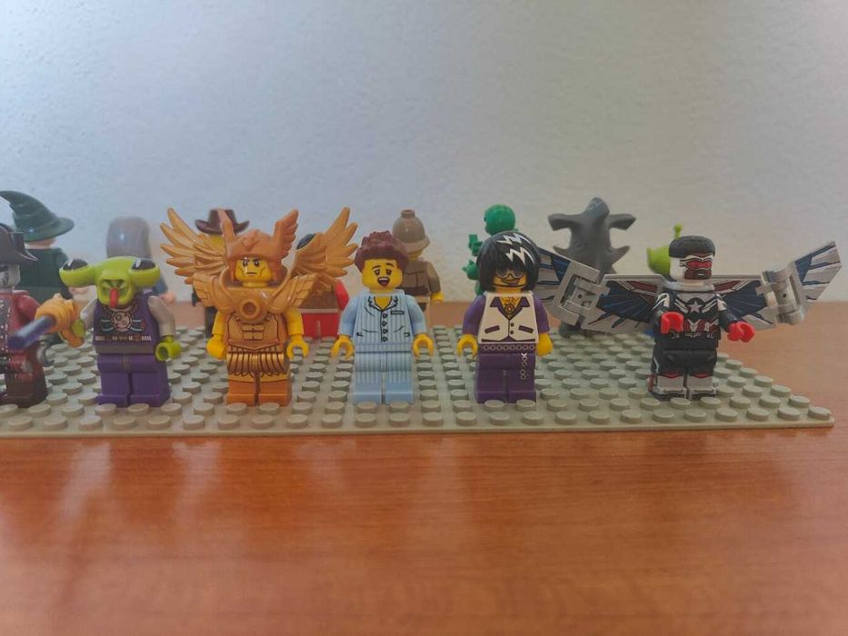 Lot of LEGO Minifigures from Various Themes, €5 Each64564119125635123
