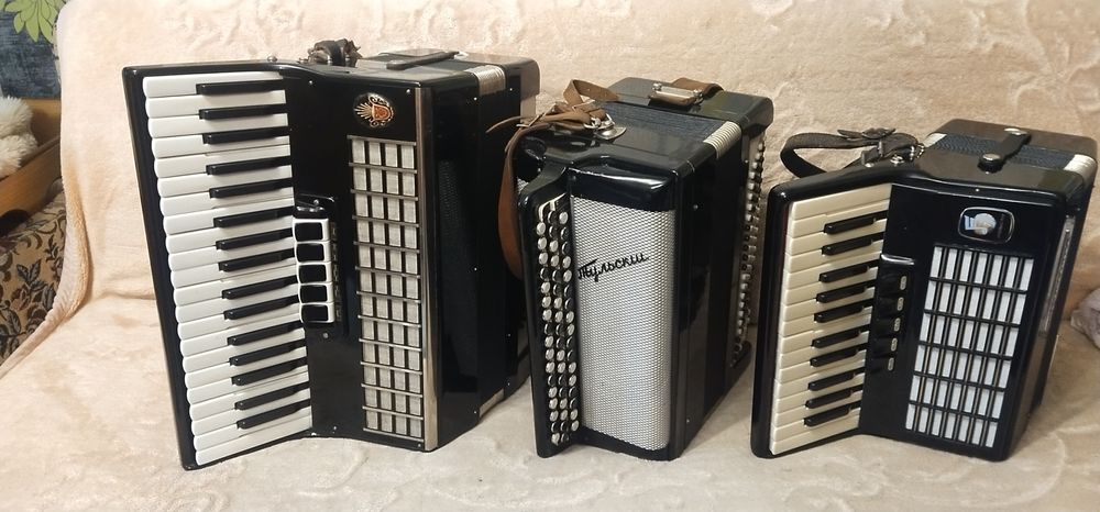 3/4 Тульський баян, красивий робочий.